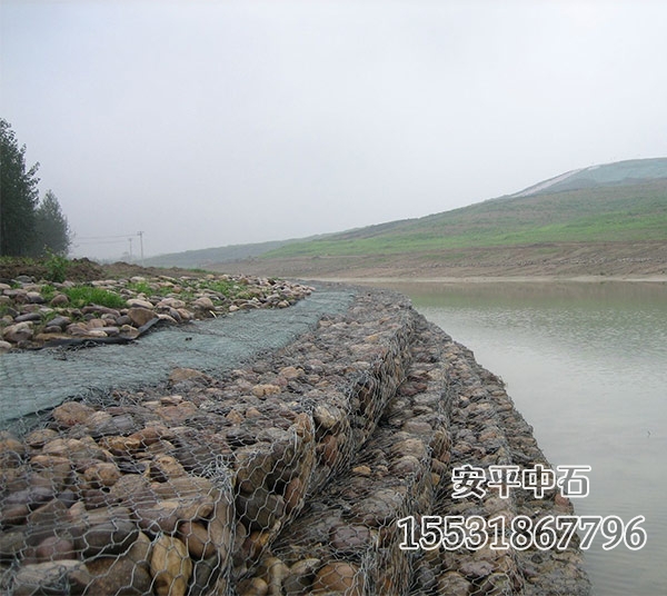 雷諾護墊護坡